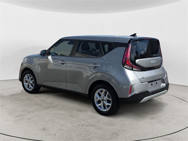 2023 Kia Soul LX photo 2