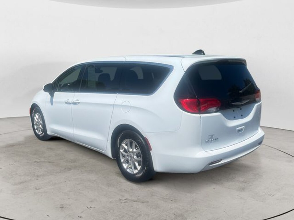 Used 2023 Chrysler Voyager LX Minivan/Van