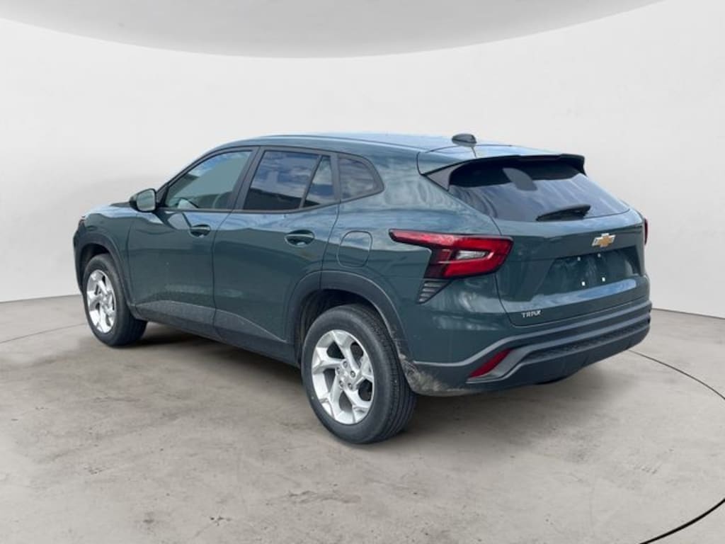 Used 2025 Chevrolet Trax LS SUV