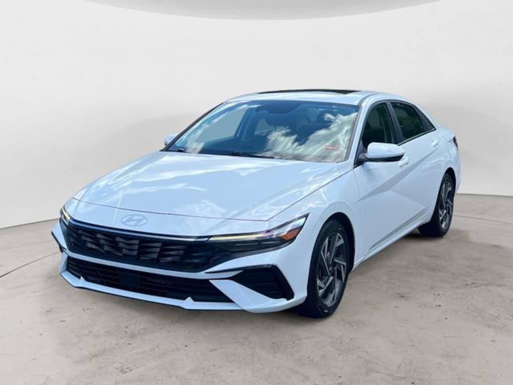 Used 2025 Hyundai Elantra SEL Convenience Sedan