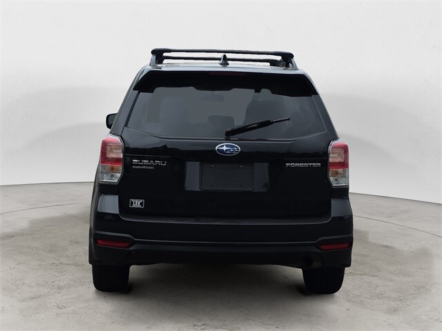 2018 Subaru Forester 2.5i Premium photo 4