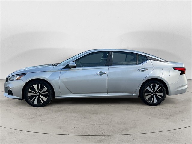 2022 Nissan Altima 2.5 SV photo 2