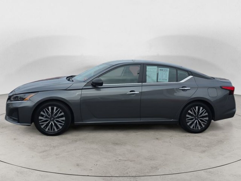 Used 2024 Nissan Altima 2.5 SV Sedan