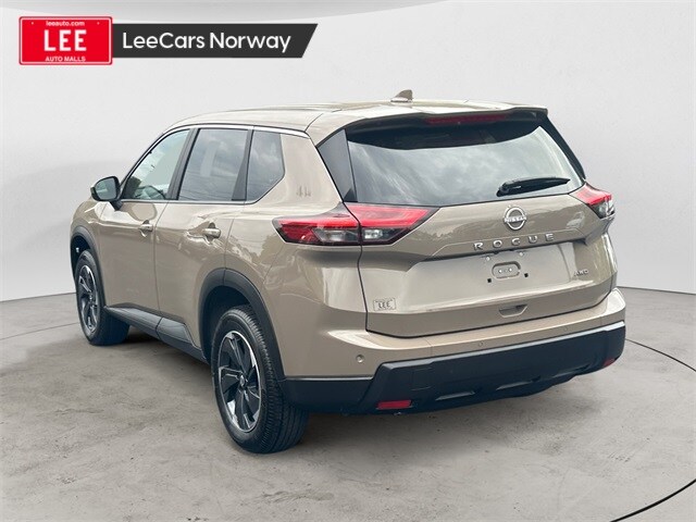 2025 Nissan Rogue SV photo 3