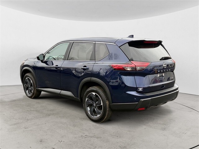2024 Nissan Rogue SV photo 2