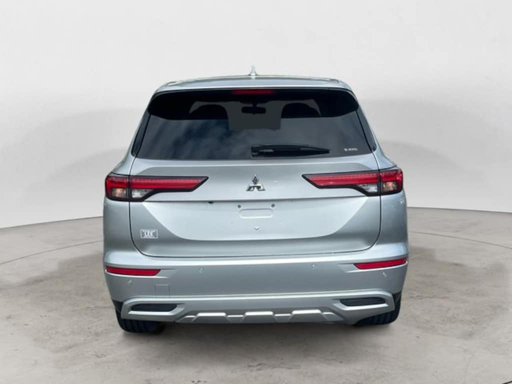 Used 2024 Mitsubishi Outlander SE Black Edition SUV
