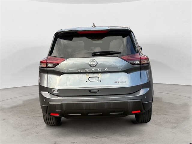 2024 Nissan Rogue SV photo 3