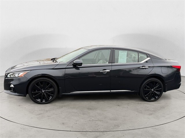 2019 Nissan Altima 2.5 Platinum photo 2