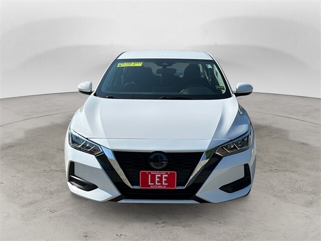 2022 Nissan Sentra SV photo 2