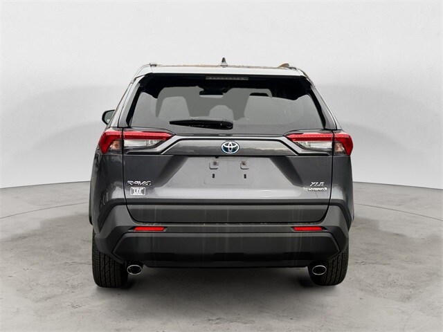2020 Toyota RAV4 Hybrid XLE photo 4