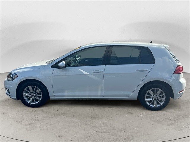 2019 Volkswagen Golf S photo 2