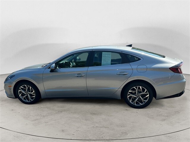 2021 Hyundai Sonata SEL photo 2