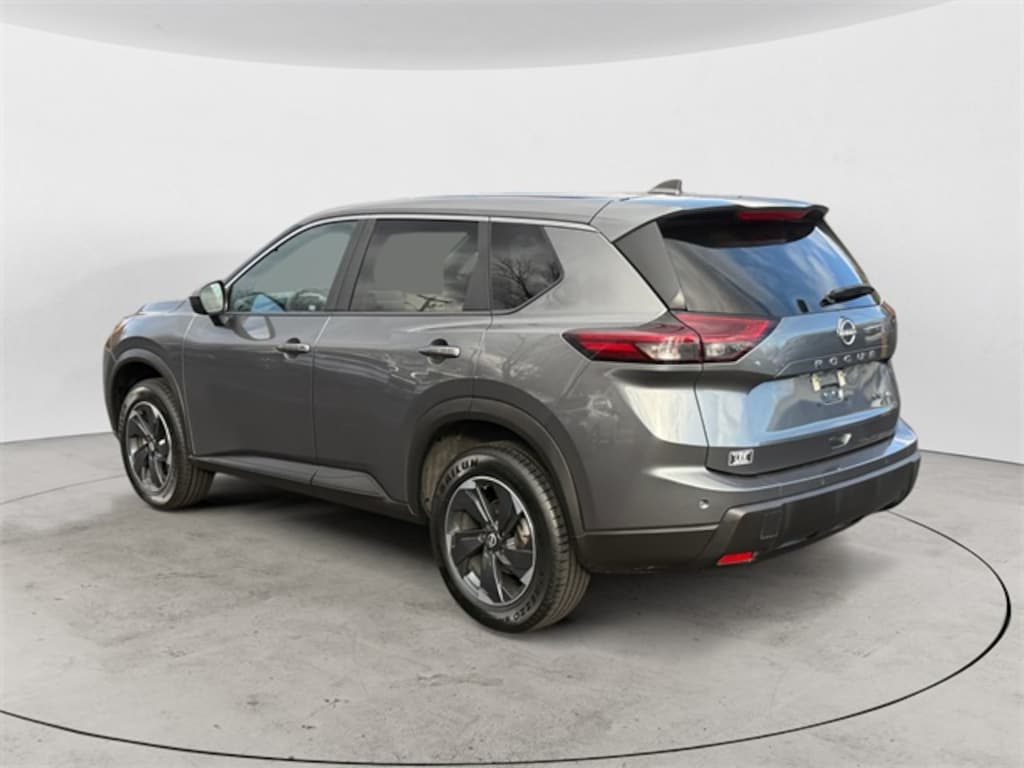 Used 2024 Nissan Rogue SV SUV