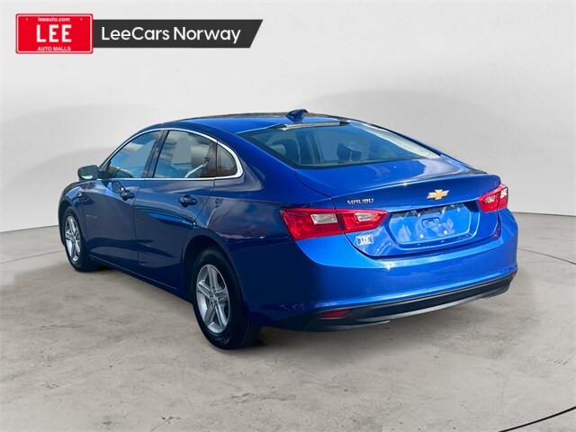 2023 Chevrolet Malibu 1LT photo 3