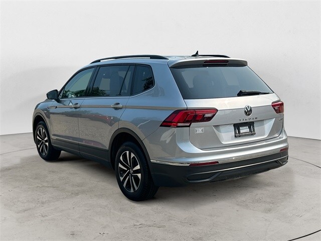 2022 Volkswagen Tiguan S photo 2