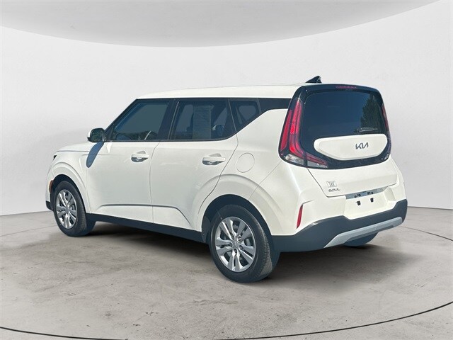2023 Kia Soul LX photo 2