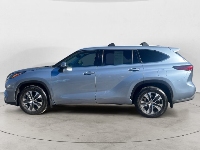 Used 2022 Toyota Highlander XLE SUV