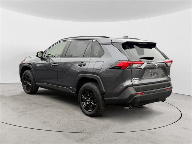 2020 Toyota RAV4 Hybrid XLE photo 3