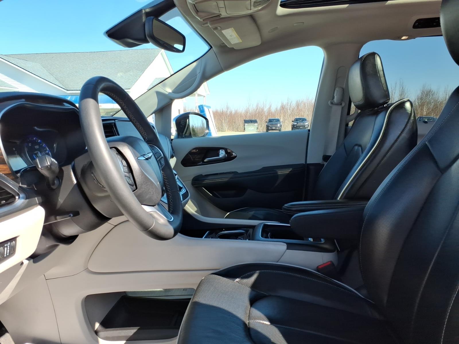 used 2023 Chrysler Pacifica car, priced at $29,333