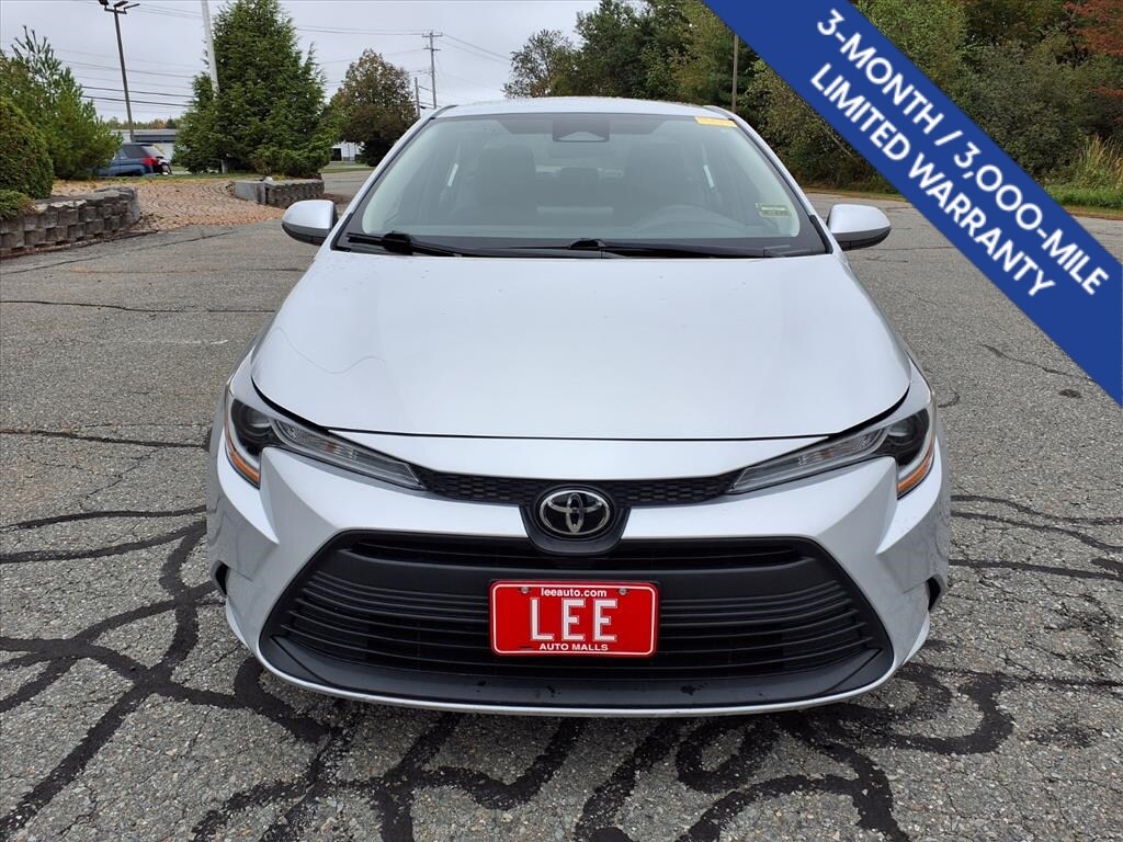 2023 Toyota Corolla LE photo 2