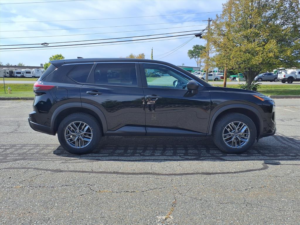 2024 Nissan Rogue S photo 3
