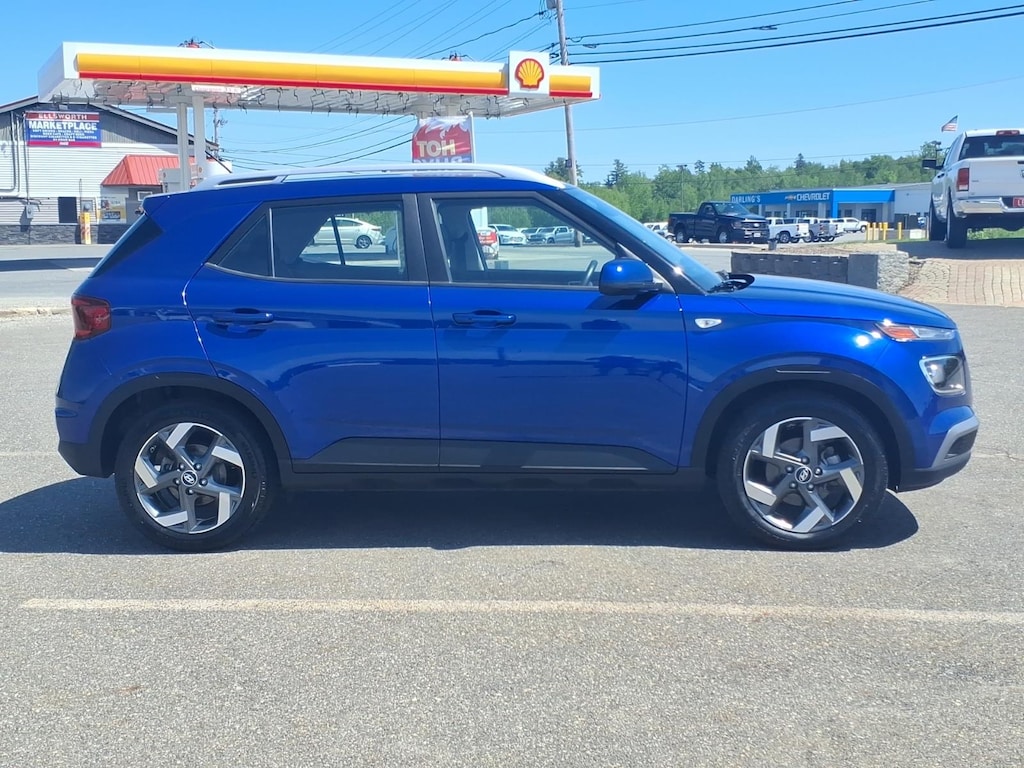 Used 2025 Hyundai Venue SEL SUV