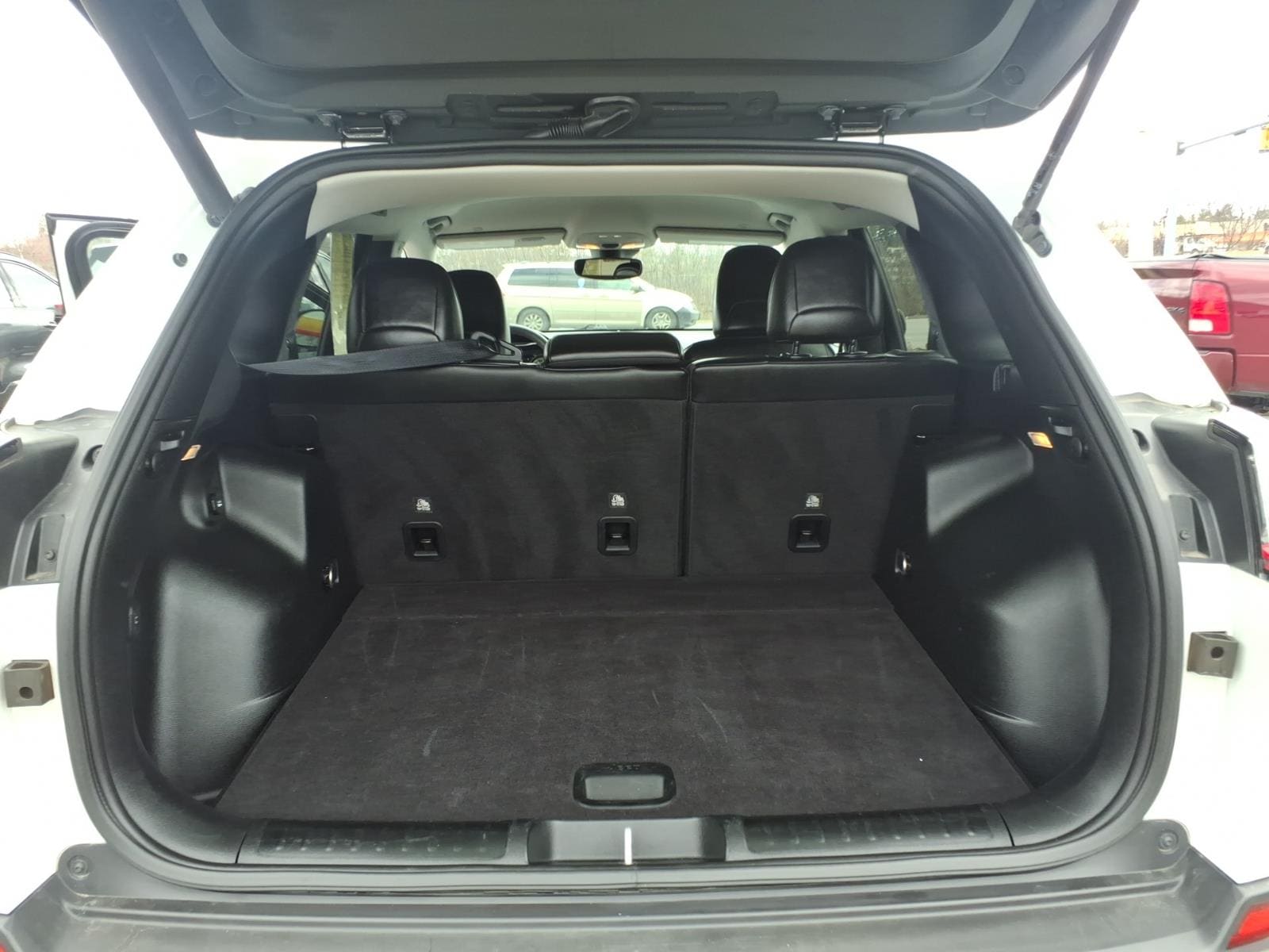 used 2023 Jeep Cherokee car, priced at $25,426