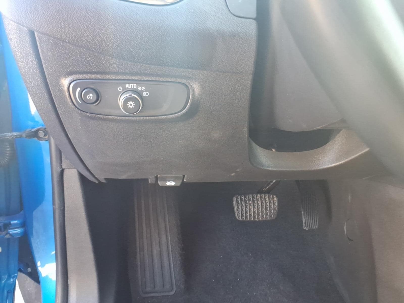 used 2024 Chevrolet Equinox car, priced at $23,999