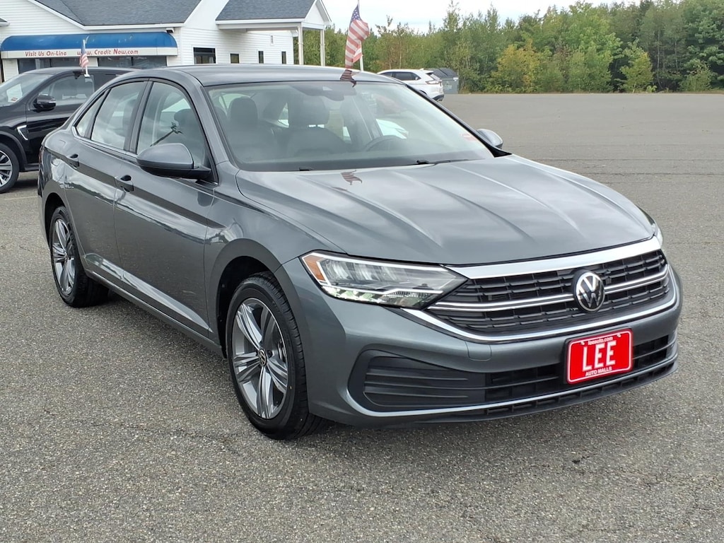 Used 2024 Volkswagen Jetta 1.5T SE Sedan
