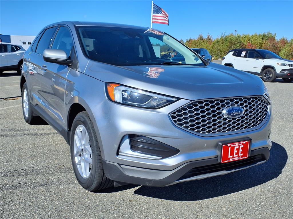 2023 Ford Edge SEL photo 2