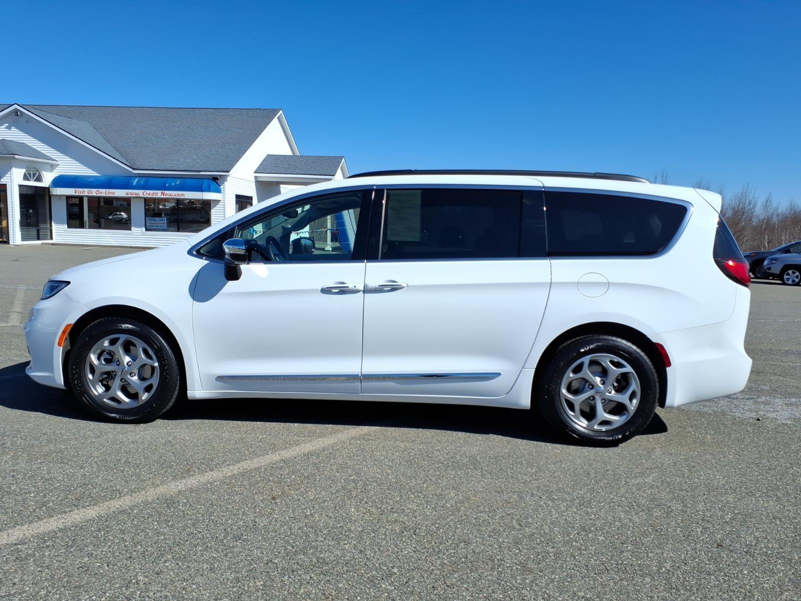 used 2023 Chrysler Pacifica car, priced at $29,333