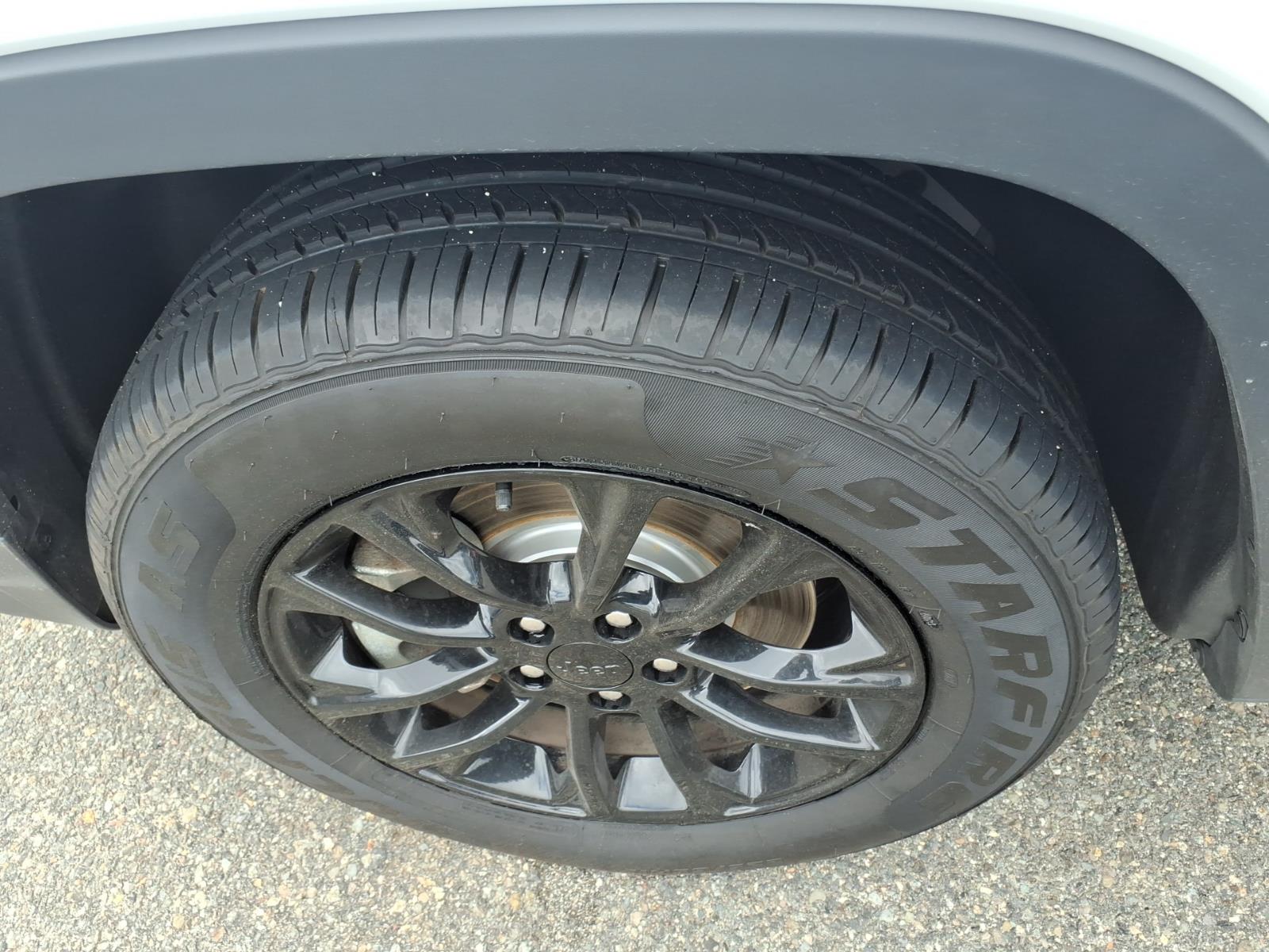 used 2023 Jeep Cherokee car, priced at $25,426