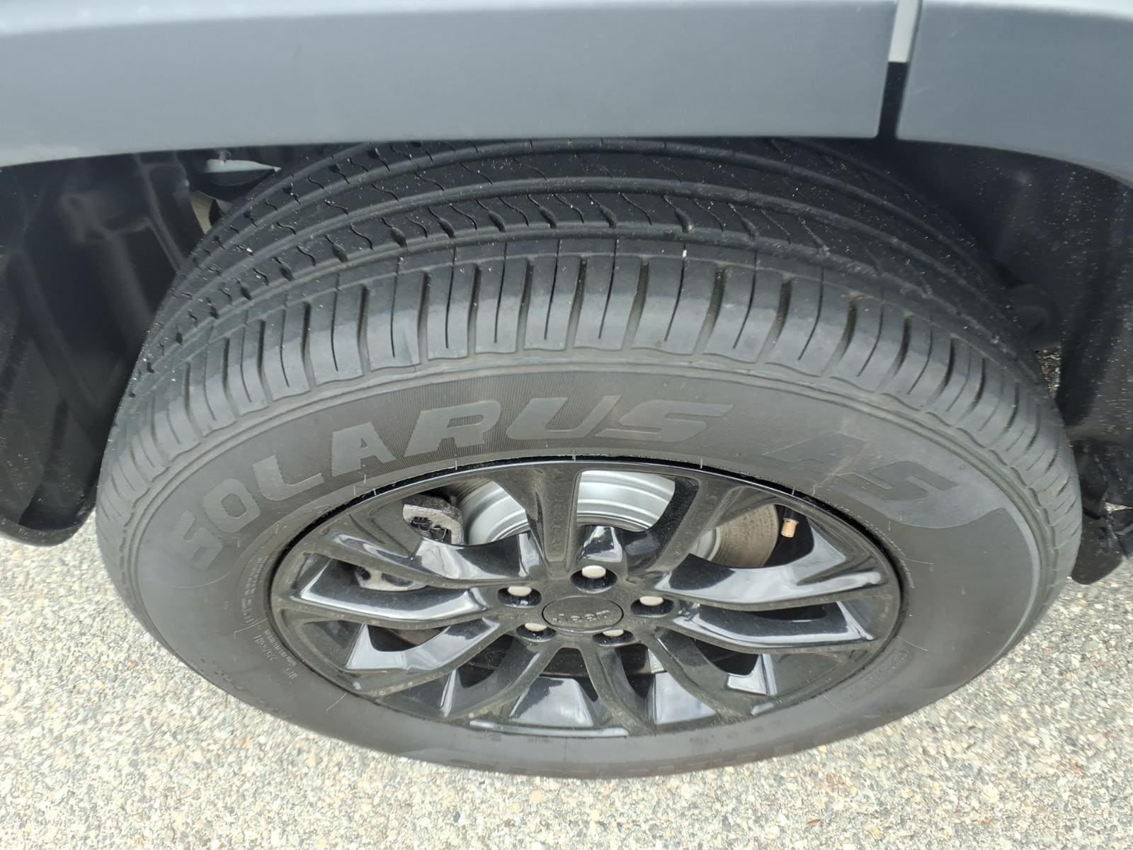 used 2023 Jeep Cherokee car, priced at $25,426