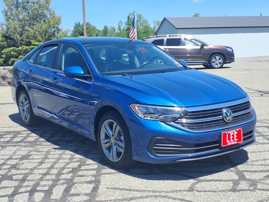 Used 2024 Volkswagen Jetta 1.5T SE Sedan