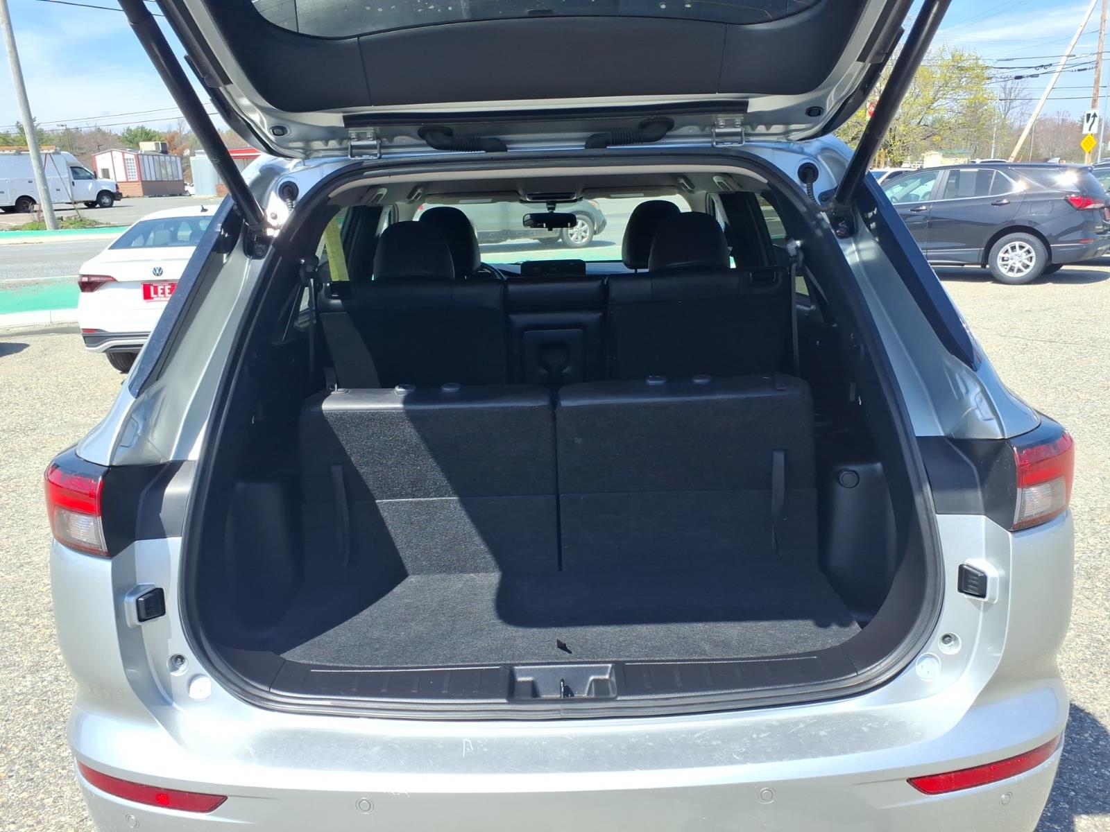 used 2024 Mitsubishi Outlander car, priced at $27,247