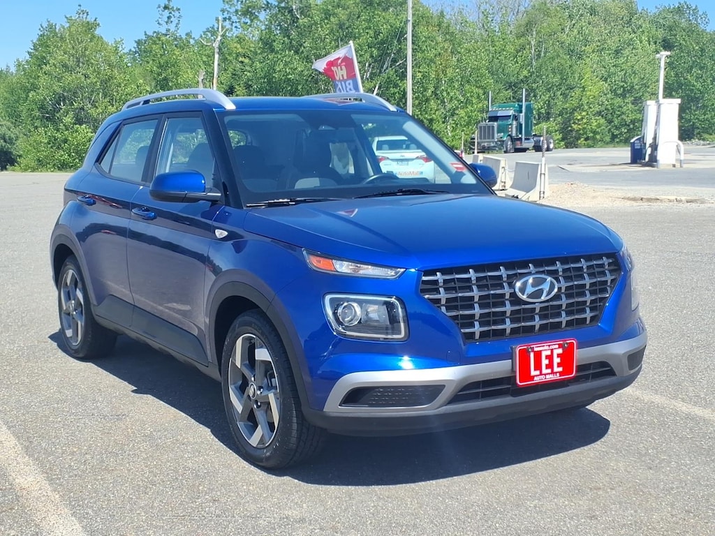 Used 2025 Hyundai Venue SEL SUV