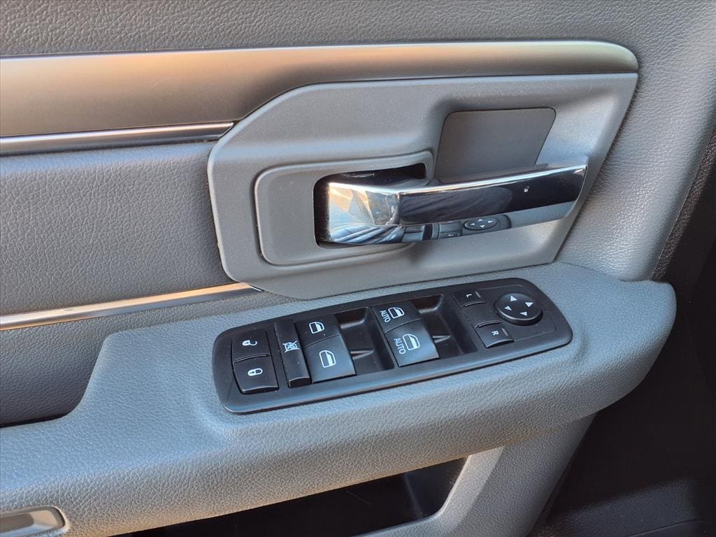 used 2019 Ram 1500 Classic car, priced at $23,777