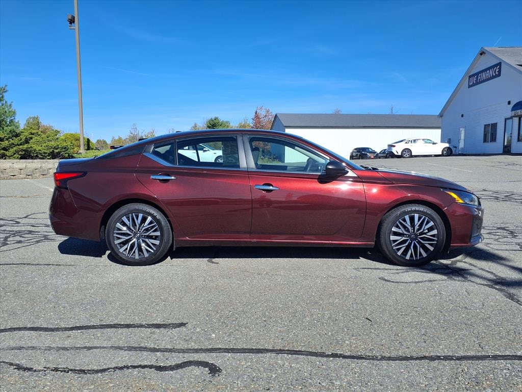Used 2024 Nissan Altima 2.5 SV Sedan