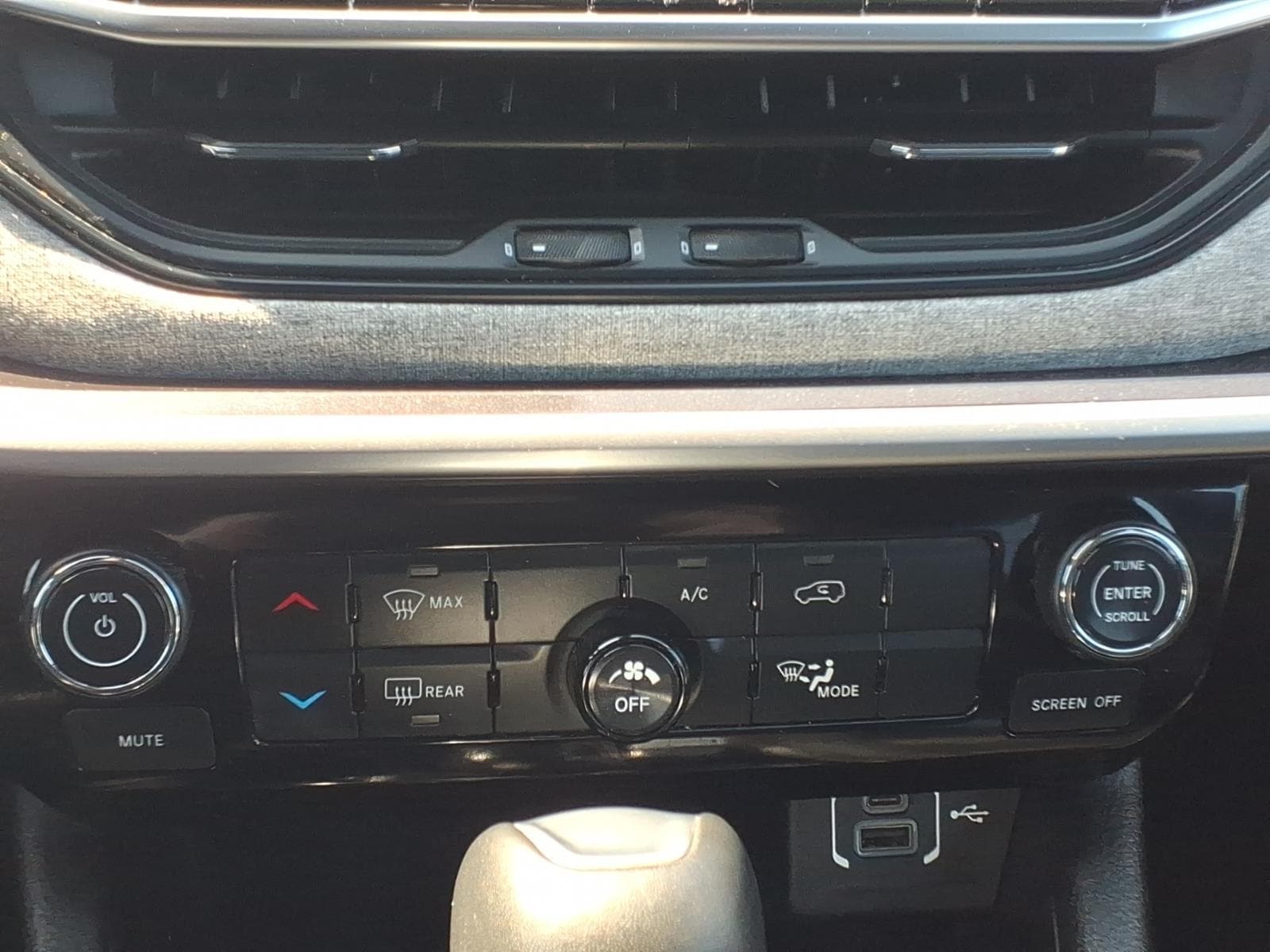 used 2024 Jeep Compass car, priced at $23,426