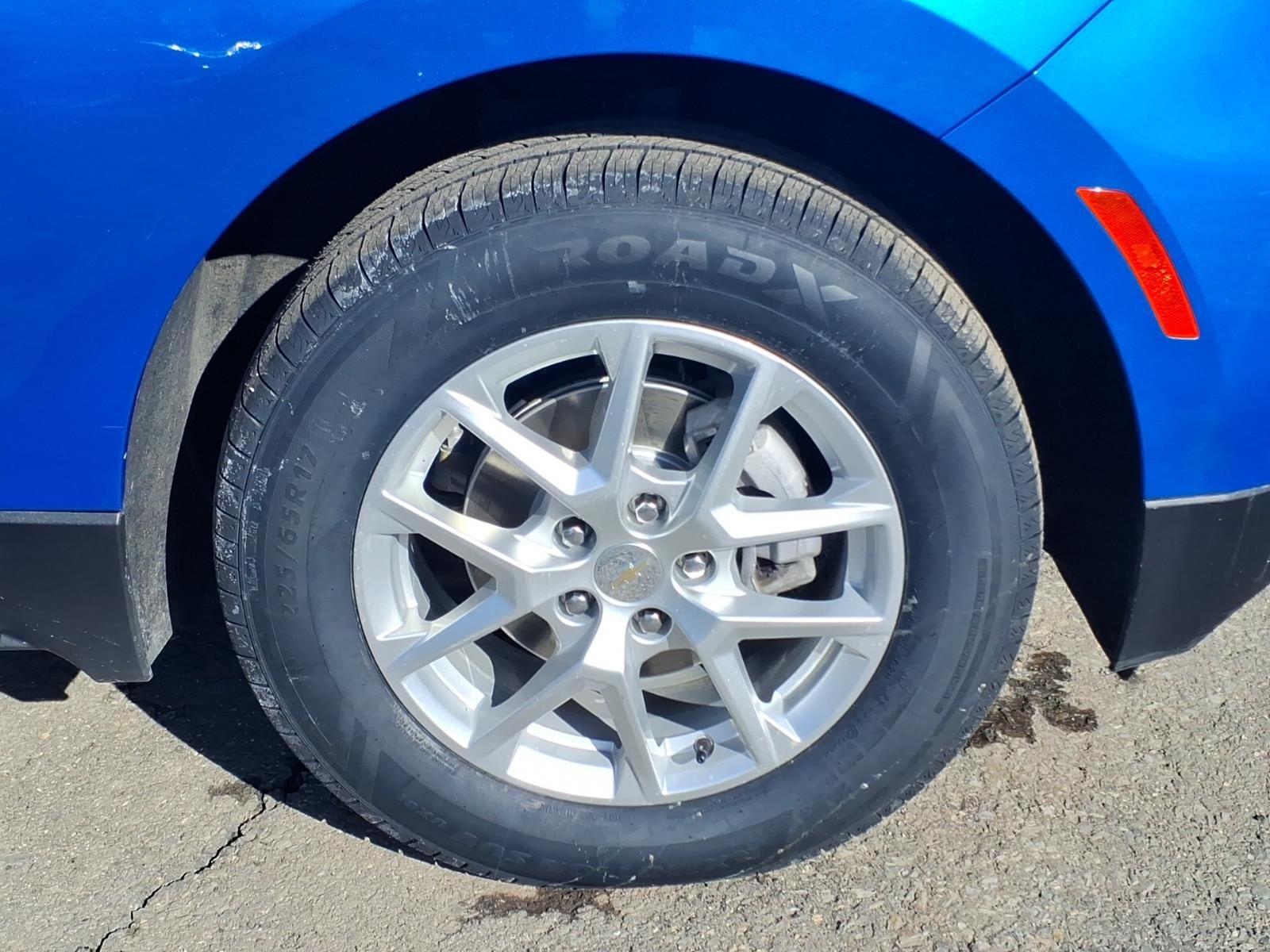 used 2024 Chevrolet Equinox car, priced at $23,999