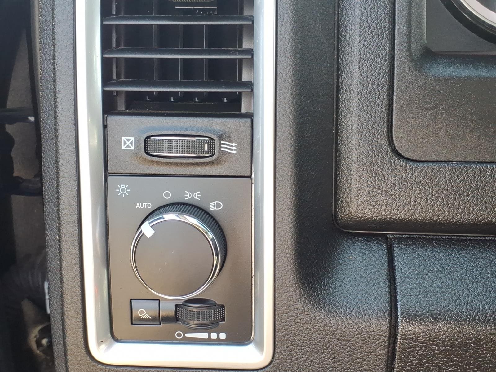 used 2024 Ram 1500 Classic car, priced at $33,647