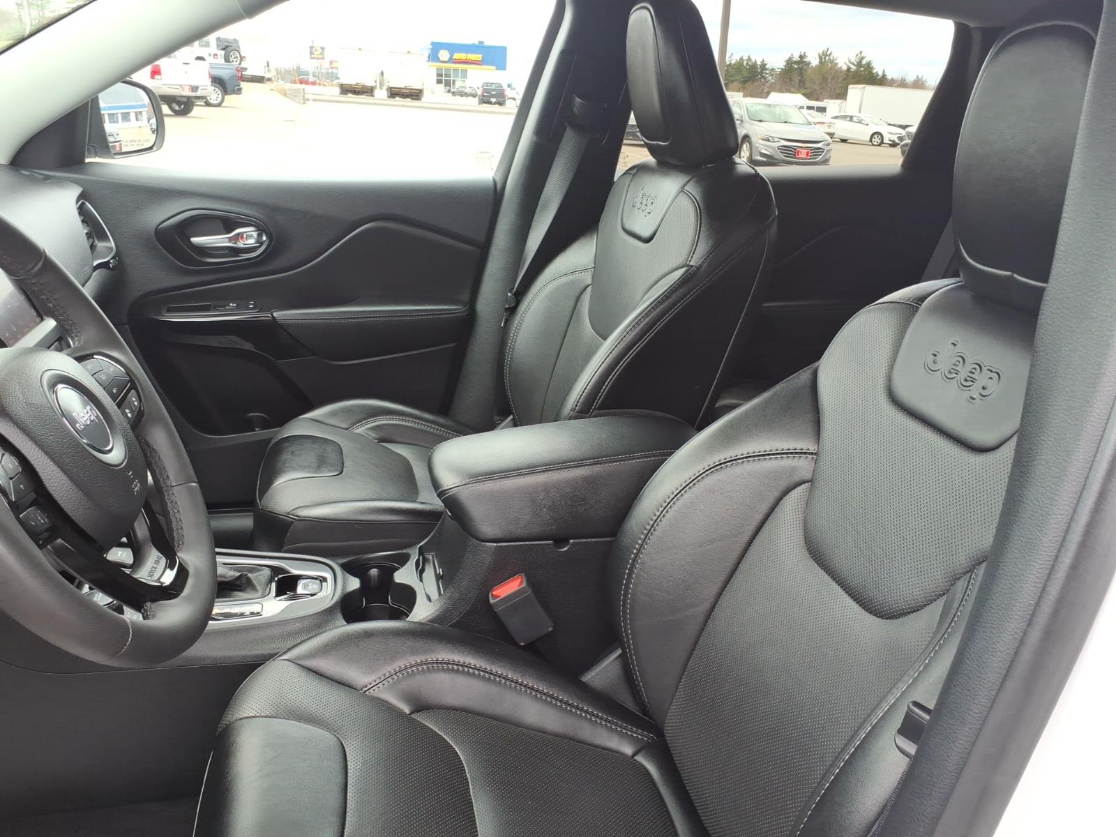 used 2023 Jeep Cherokee car, priced at $25,426