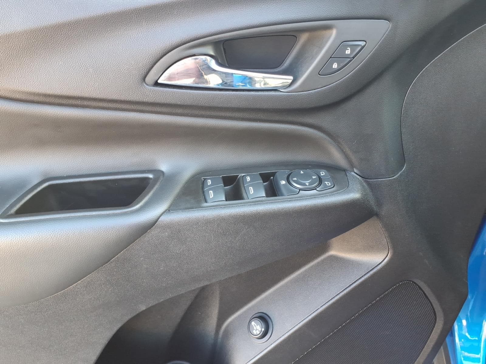 used 2024 Chevrolet Equinox car, priced at $23,999