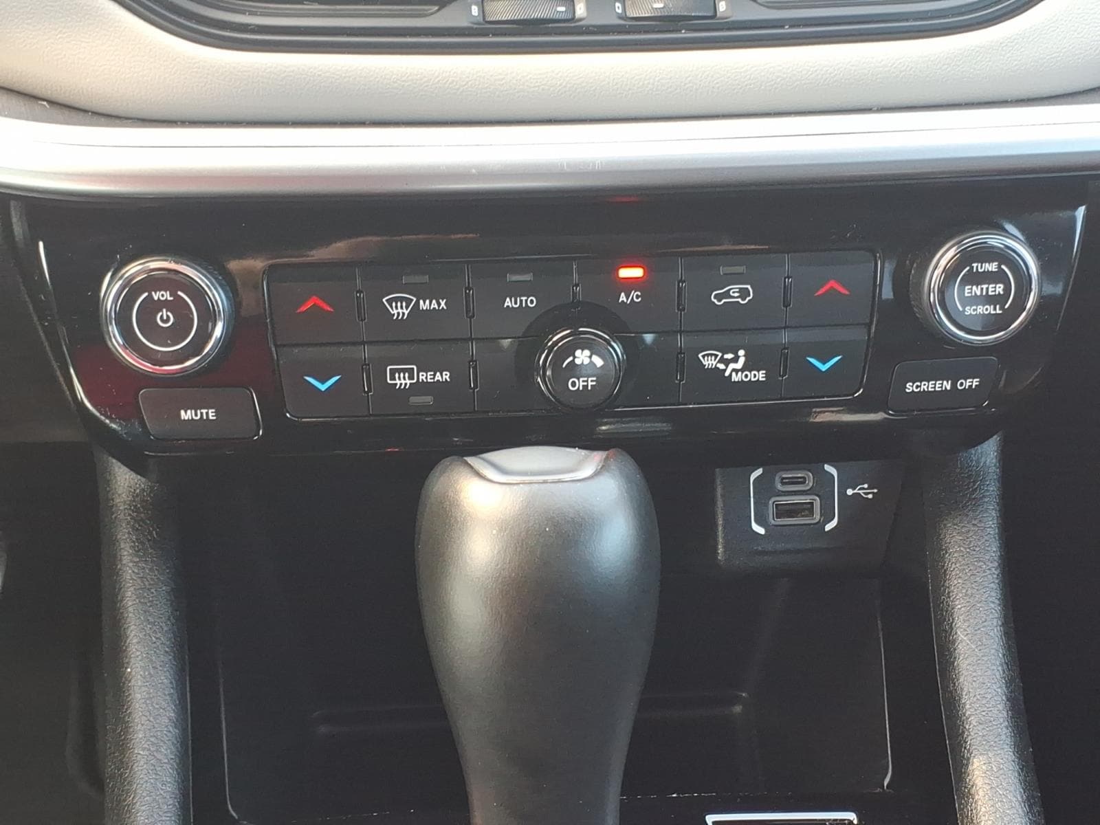 2025 Jeep Compass Limited - Photo 21