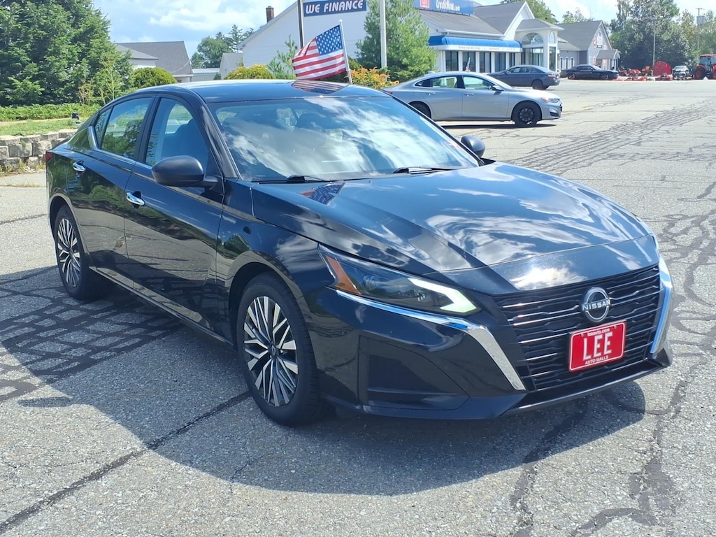 Used 2024 Nissan Altima 2.5 SV Sedan