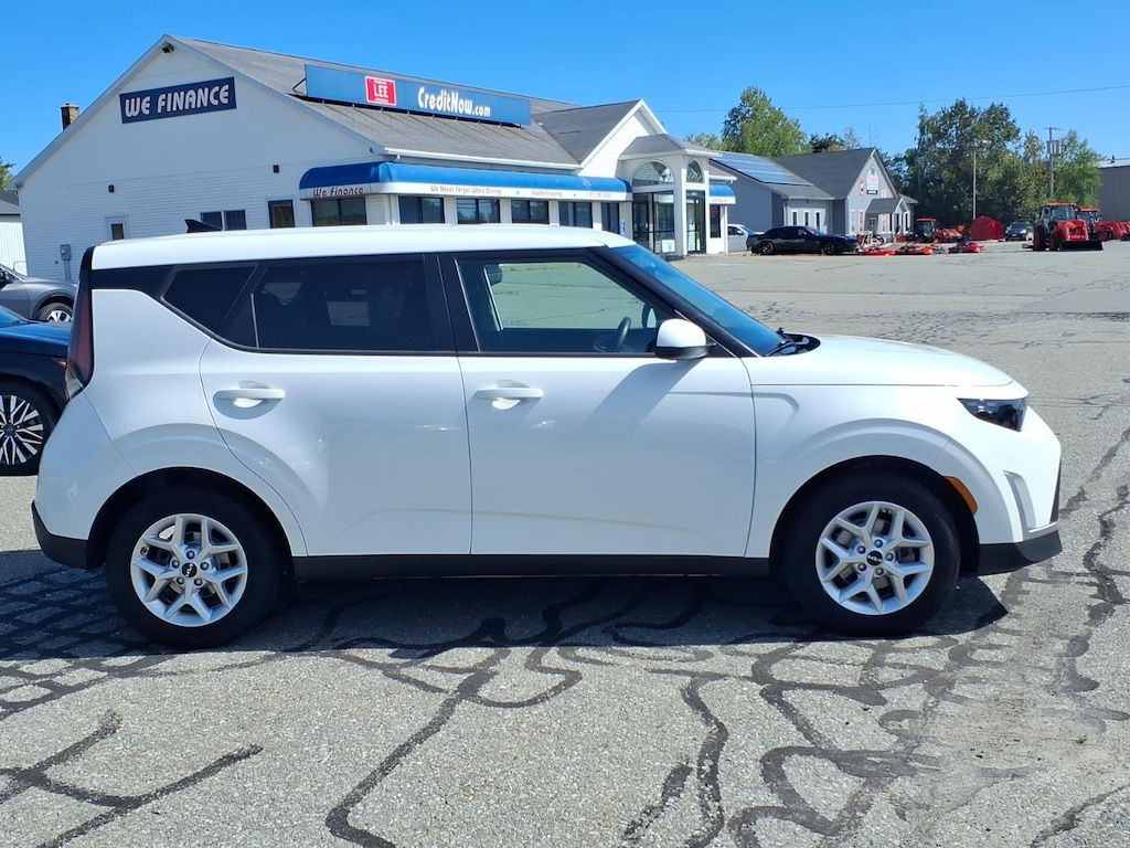 Used 2024 Kia Soul LX Hatchback
