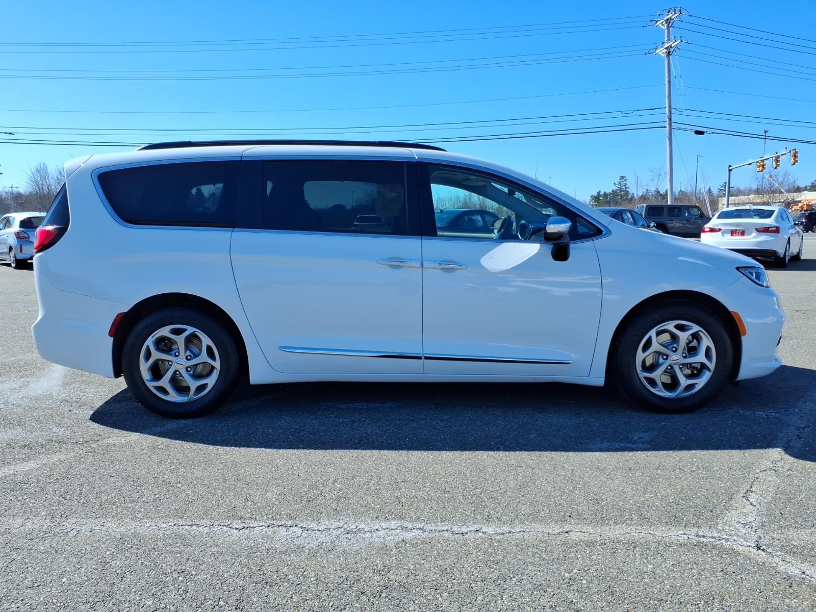 used 2023 Chrysler Pacifica car, priced at $29,333
