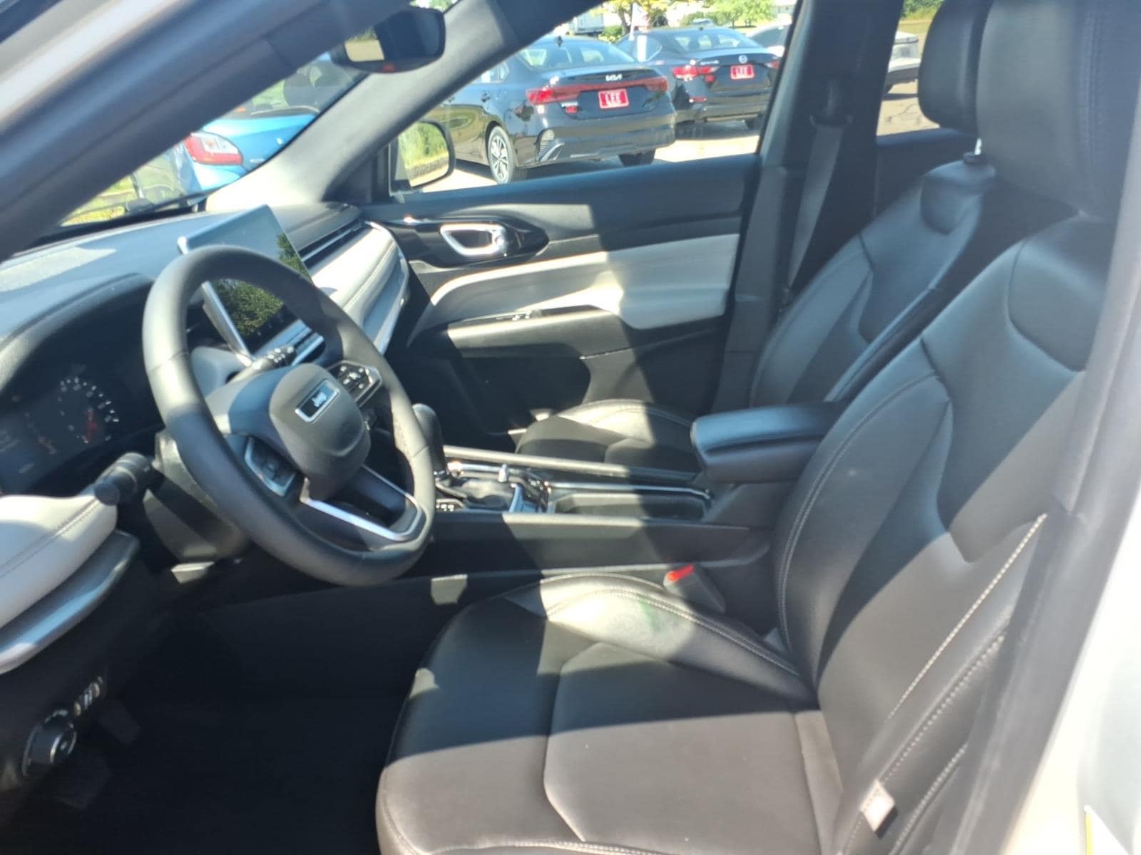 2025 Jeep Compass Limited - Photo 13