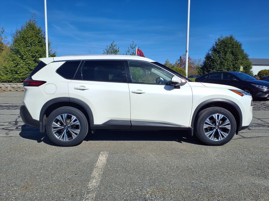 2021 Nissan Rogue SV photo 3