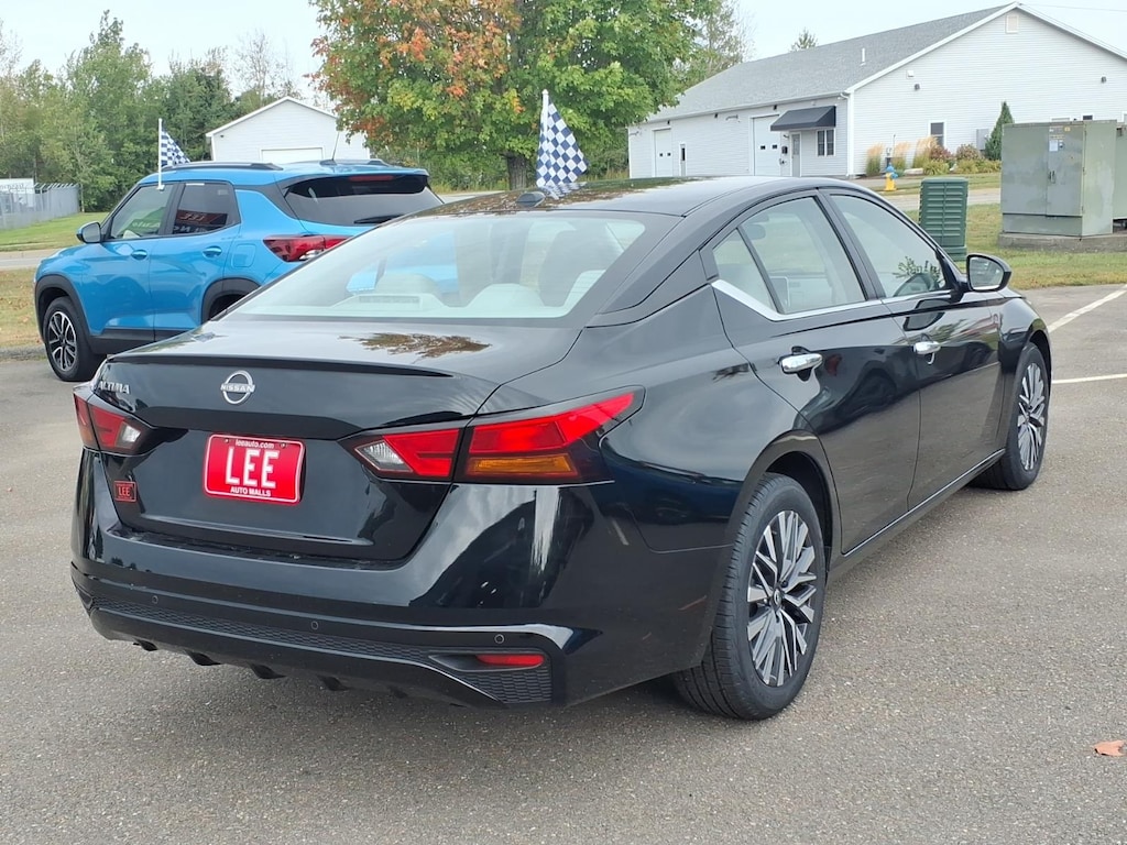 Used 2025 Nissan Altima 2.5 SV Sedan